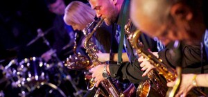 Сидят дома: запорожский оркестр снял 