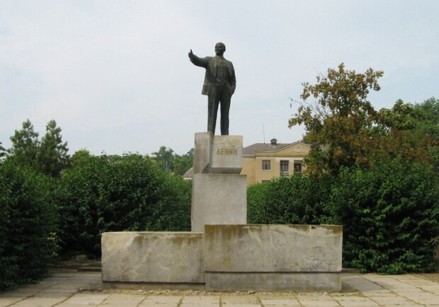 Памятник Ленину в селе Виноградовка