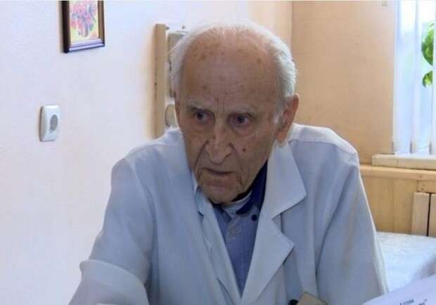Секрет долголетия: врач из Одессы отпраздновал 102 год рождения фото
