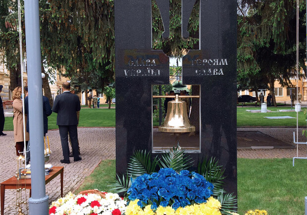 В Одессе открыли памятник погибшим воинам АТО и ООС Фото: 7 канал 