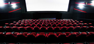 Получи ответ: когда в Украине откроются кинотеатры и санатории