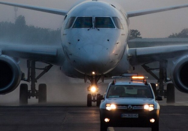 Пакуй чемоданы: Одесский аэропорт встретил первый рейс после долгого перерыва - фото