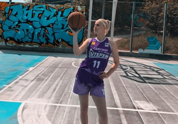 Одесская баскетболистка победила в конкурсе красоты  - фото