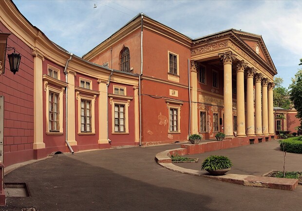 В Одесском Художественном музее обвалился карниз Фото: Википедия