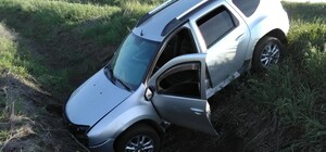 Манго и орехов на 900 000: под Харьковом контрабандисты бросили автомобили с товаром