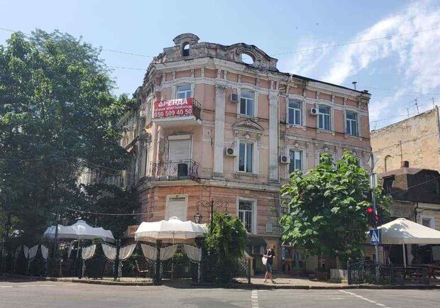 В Одессе достраивают новый этаж на историческом доме Фото: Александр Авдеев