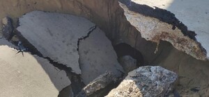 Уходим под землю: на жилмассиве Приднепровск провалился кусок асфальта