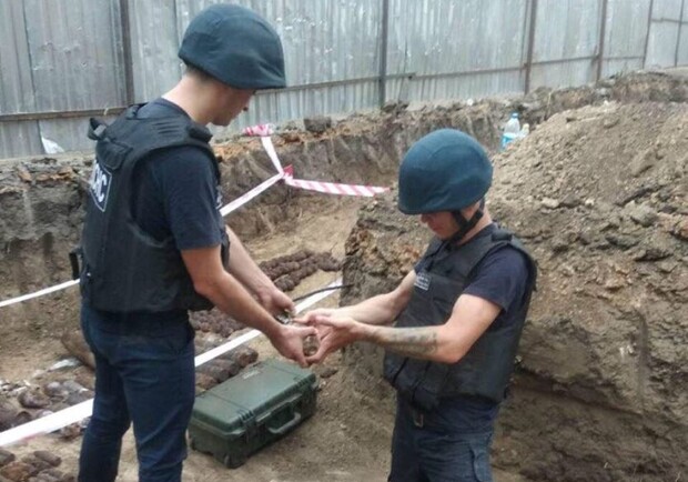 В Одессе на стройке нашли более 200 гранат Фото: ГСЧС