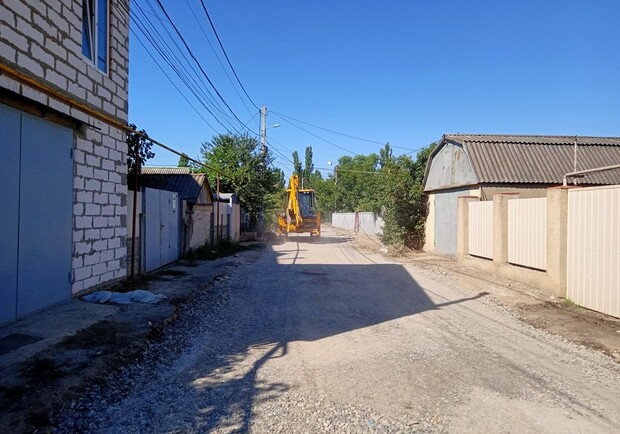 В Малиновском районе асфальтируют несколько переулков Фото горсовета