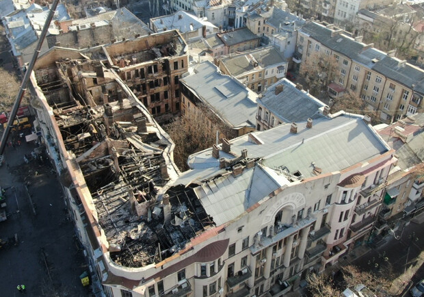 В доме Асвадурова проведут строительную экспертизу: исследуют уцелевшую часть здания. Фото: Думская