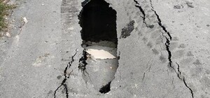 Да что ж такое: на двух улицах Днепра появились провалы в асфальте