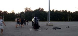 Відео: у Львові під час дрифту перекинувся автомобіль