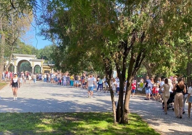 После реконструкции: в Одесский зоопарк выстроилась огромная очередь. Фото: Одесса как она есть