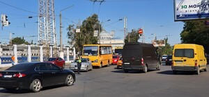 Пробки и регулировщики: что творится в центре Одессы из-за ремонта теплотрассы 