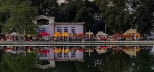 Вопреки всем запретам: в Дюковском парке собрались сотни одесситов