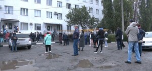 Очереди по сто человек в день: как харьковчане в поликлиниках проверяются на COVID-19