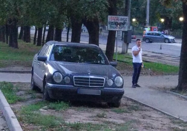 Я паркуюсь как: свежая фотоподборка наглых водителей в Одессе. Фото: Я паркуюсь как