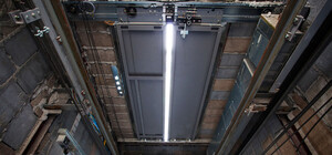 Экстремальная поездка: в киевской многоэтажке оборвался лифт с пассажиром