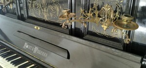 Ух ты: в Музее истории Днепра появилось пианино 100-летней давности (фото)