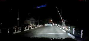 Родилась в рубашке: в Энергодаре поезд протаранил легковушку (видео)