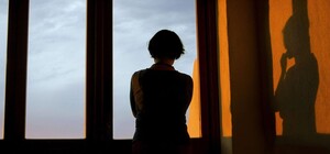 Шесть часов на кондиционере: с одесской высотки сняли отчаянную женщину