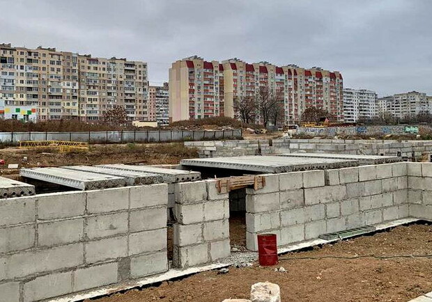 Строителю самой дорогой школы в Одессе объявили подозрение. Фото прокуратуры