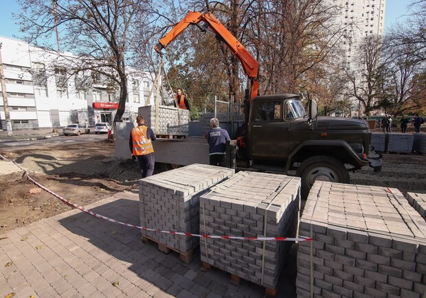 Как проходит ремонт Алексеевского сквера в Одессе. Фото горсовета