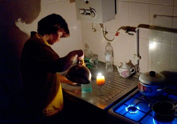 Без душа и телевизора: у кого завтра в Одессе отключат воду и свет - фото