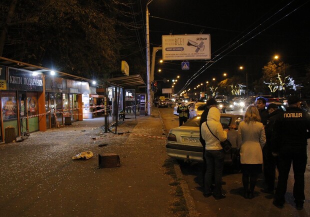 ДТП на автобусной остановке в Одессе: в каком состоянии пострадавшие. Фото: 7 канал