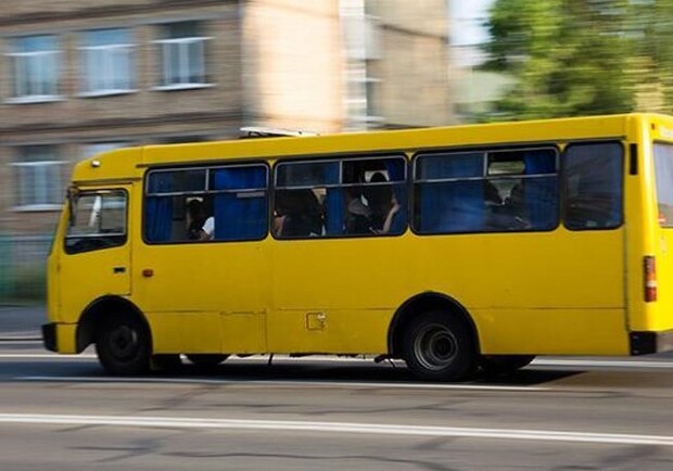 В Одессе маршрутка сбила бабушку. Фото: nash.ua