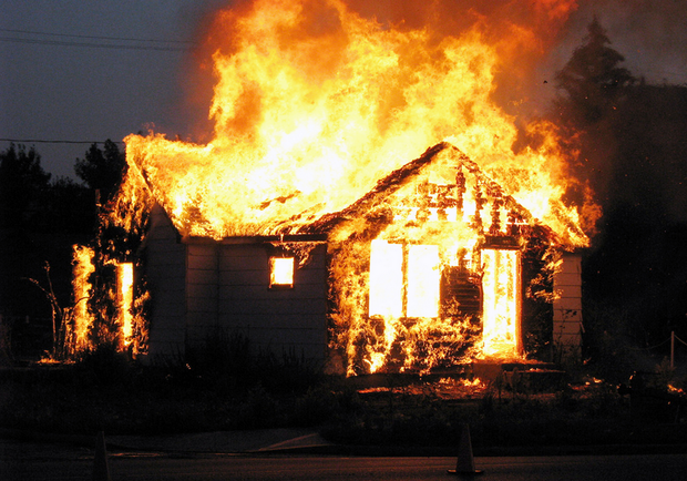 Растопили в доме печь: на пожаре в Одесской области сгорели мать и сын. Фото: pinterest
