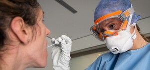 ПЛР-тест на Covid-19 вдома: українці зможуть викликати мобільну бригаду