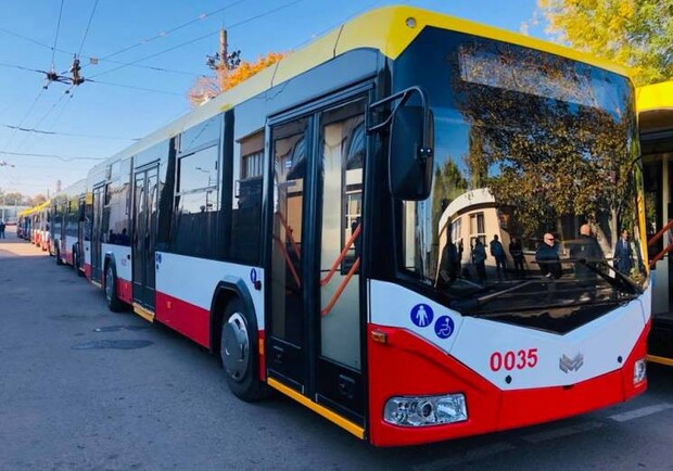 На Торговую вернули второй троллейбус. Фото: traffic.od.ua