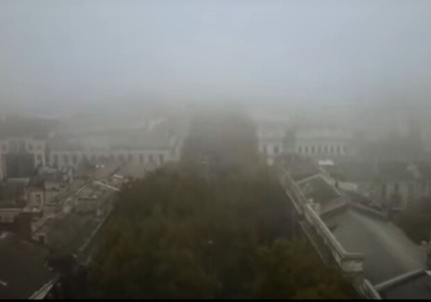 Смотри, как выглядит туманная Одесса с высоты птичьего полета. Фото: кадр из видео