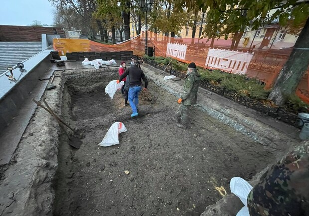 Раскопки на Приморском бульваре: что нашли археологи. Фото: Петр Обухов