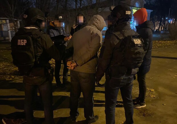 В Одессе задержали таможенника-взяточника. Фото: Государственное бюро расследований