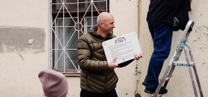 В Одессе установили две памятные таблички, посвященные Жванецкому: где их искать 