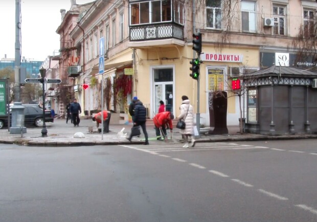 В Одессе установили еще один новомодный светофор. Фото: кадр из видео