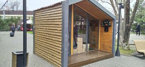 Бесплатное развлечение: в Одессе появился домик Санты