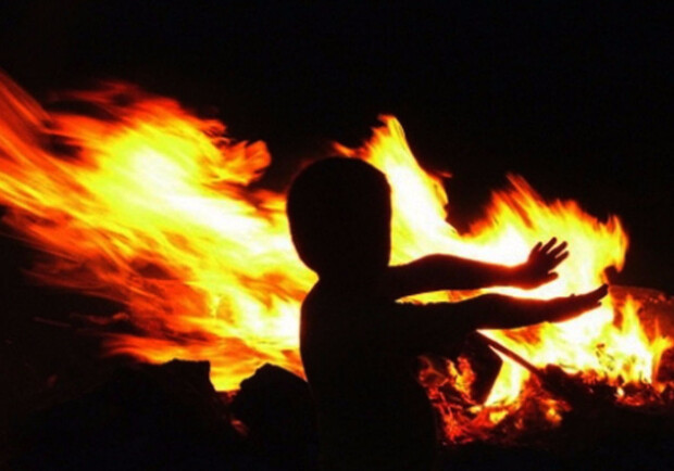Мама ушла за дровами: на пожаре в Одесской области погибла трехлетняя девочка