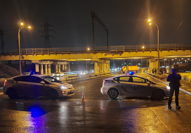 В Одессе запретили проводить автогонки: водители устроили бунт у вокзала и аэропорта. Фото Андрея Колисниченко