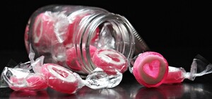 Как это мило: маршрутчик угощал пассажиров леденцами (фото)