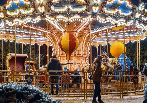 На Новый год аттракционы в парке Горького будут работать всю ночь. Фото: @_ksu_erm_ 