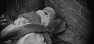 Вот так сюрприз: в Оболонском районе женщина нашла на своем пороге чужого младенца