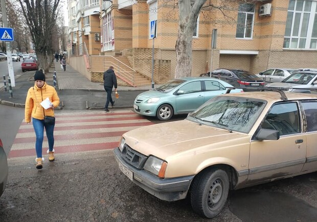 Я паркуюсь как: свежая фотоподборка наглых водителей в Одессе. Фото: Я паркуюсь как