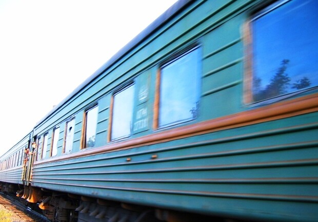 Протекающие стаканы и странный туалет: как выглядит СВ поезда Одесса-Яремче  - фото