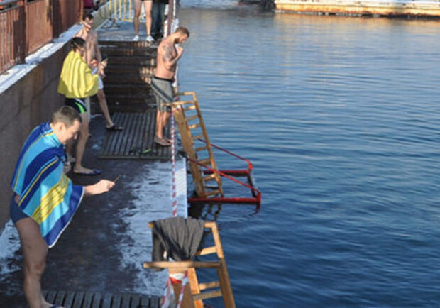 Как проходят Крещенские купания на Одесском морвокзале. Фото: пресс-служба Морвокзала