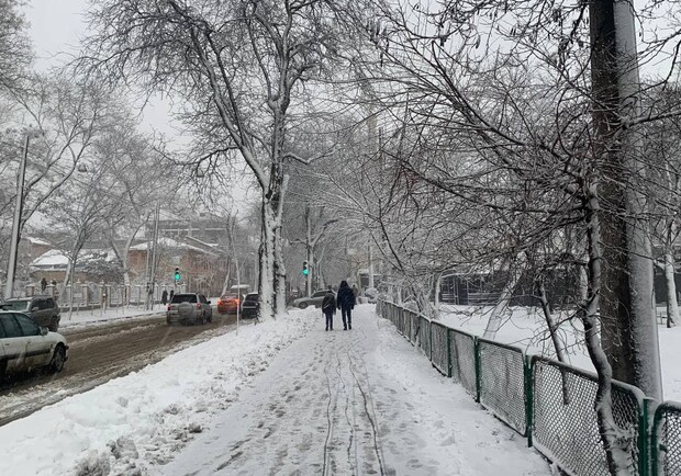 В Одессе начался сильный снегопад: хроника событий (обновляется). Фото: Наталия Горецкая