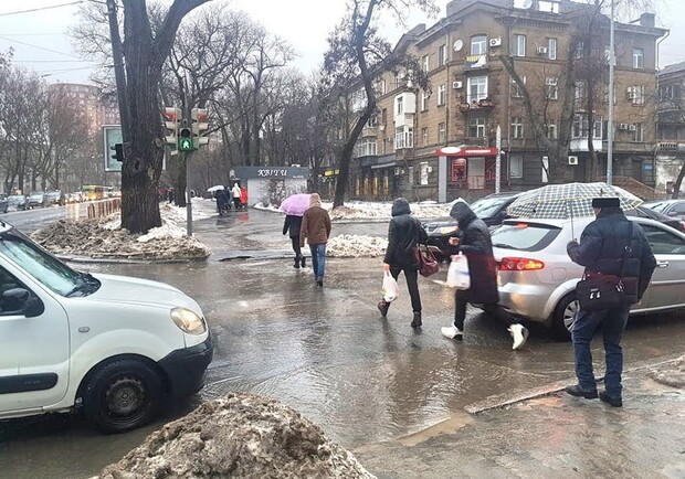 Почти как в Венеции: дождь и тающий снег затопили улицы Одессы. Фото: "Культурометр"
