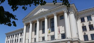 Чтобы враг не прошел: запорожскую мэрию будут охранять за 4 миллиона